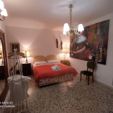 Casa Gialla Венеция Екстериор снимка